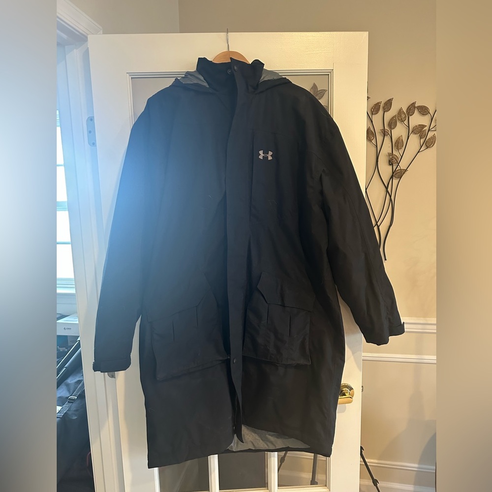 Under armour coaches jacket size large, color black